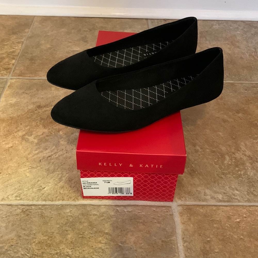 Kelly & Katie Black Flats 7M